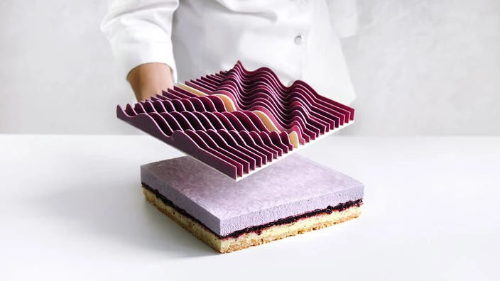 Trang trí và hoàn thiện là bước cuối cùng trong quy trình làm bánh bằng công nghệ in 3D